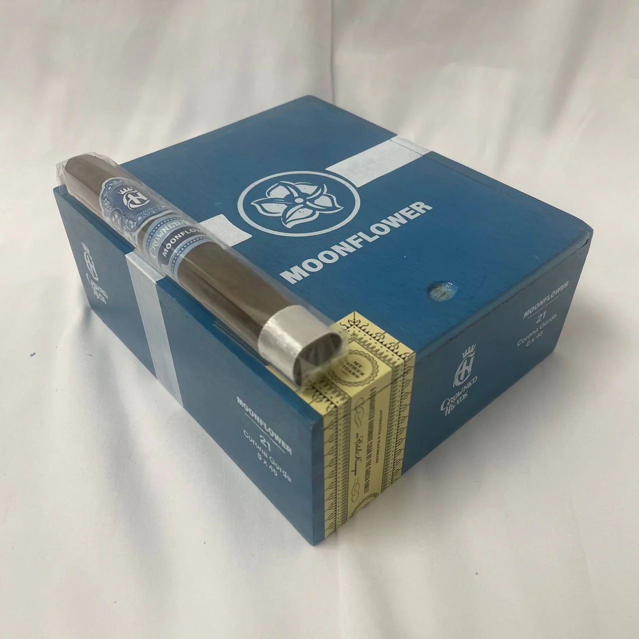 Crowned Heads Moonflower Corona Gorda