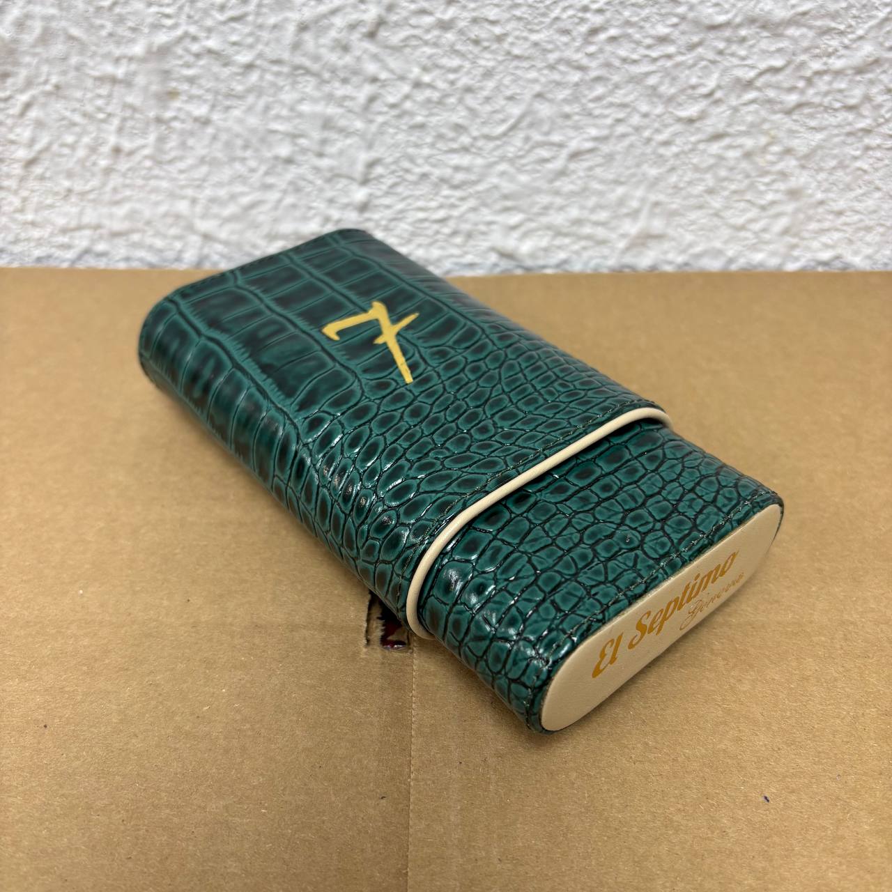 El Septimo Emerald Green & Beige Crocodile/Leather 3- Cigar Travel Case - Image 2
