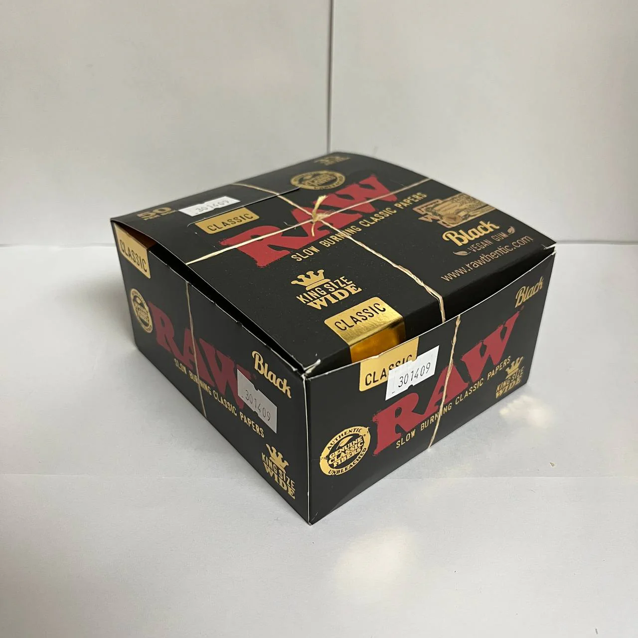 Raw Black Classic King Size Wide Rolling Papers 33ct - Image 2